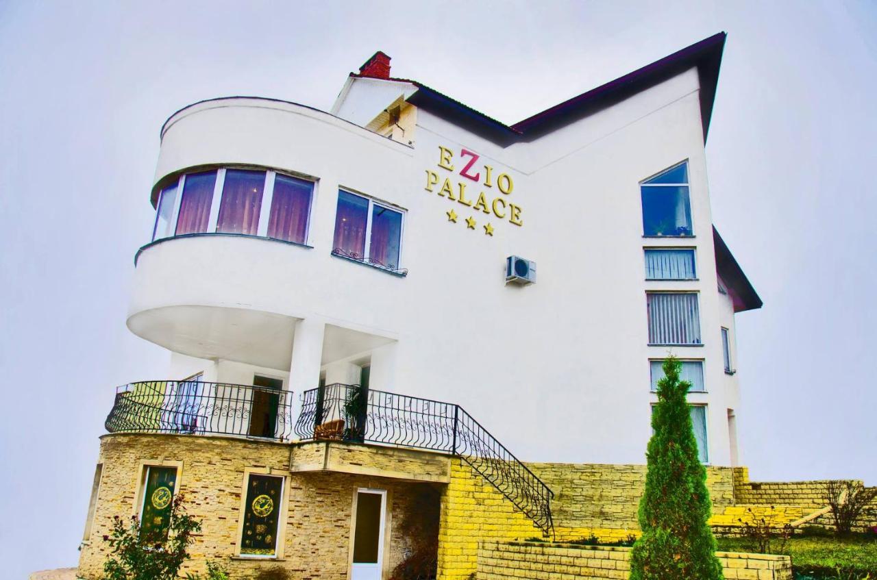 Hotel EZIO Kischinau Exterior foto